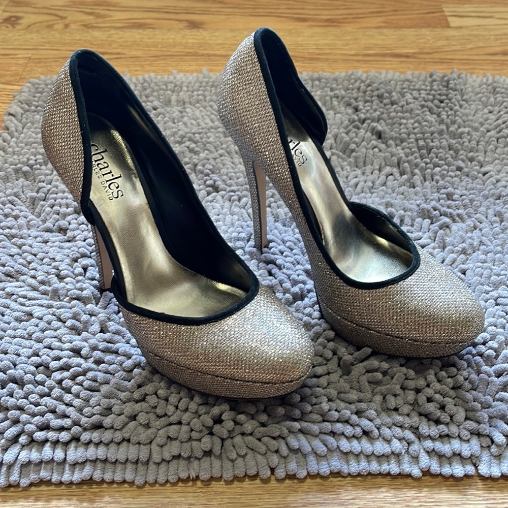 Charles by Charles David Glitzy 2 - Gold Glitter Size: 6